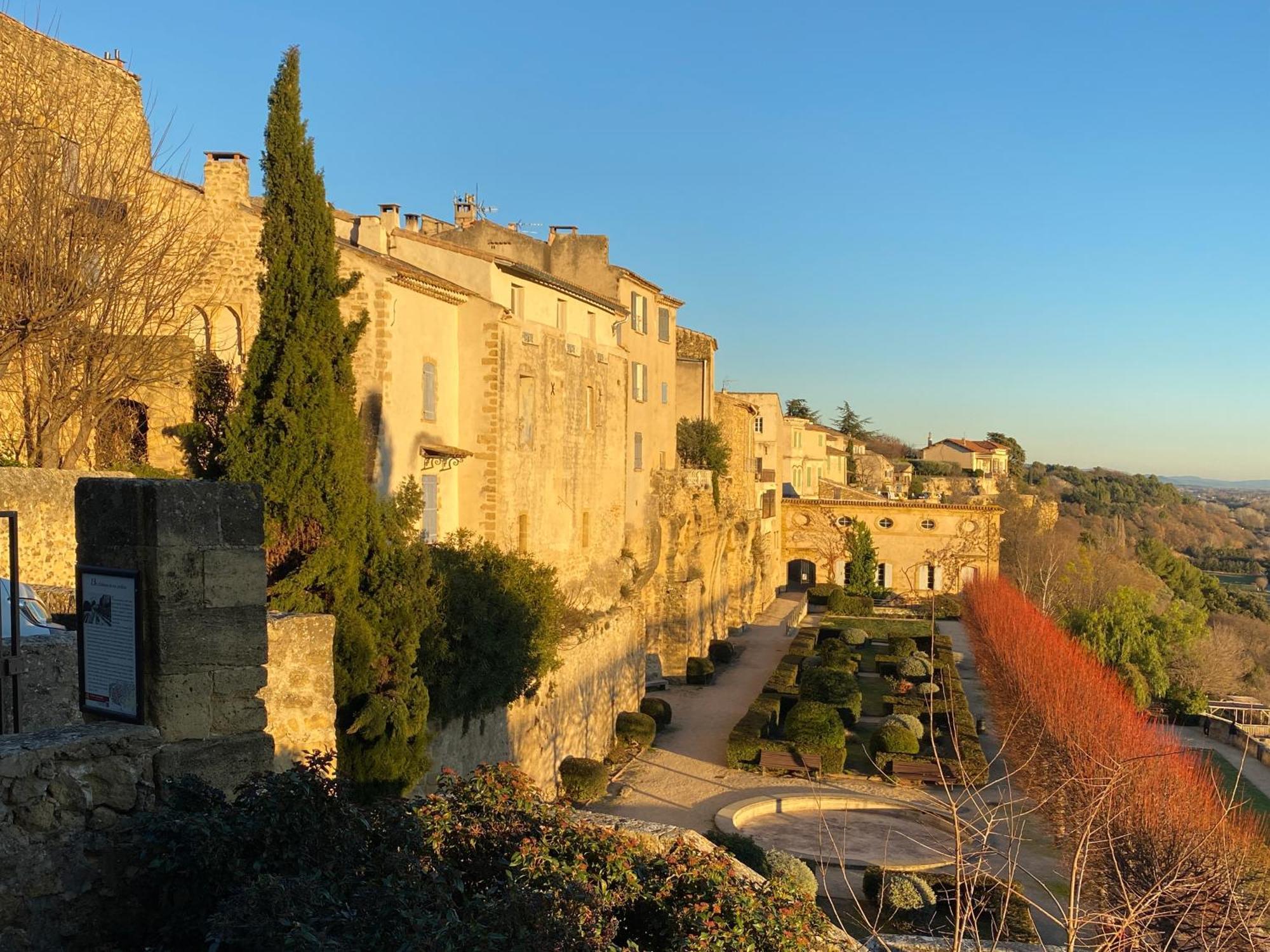 Clementine - Joli Studio Prive Avec Clim Calme A 70 M Du Centre Village De Lauris Kültér fotó