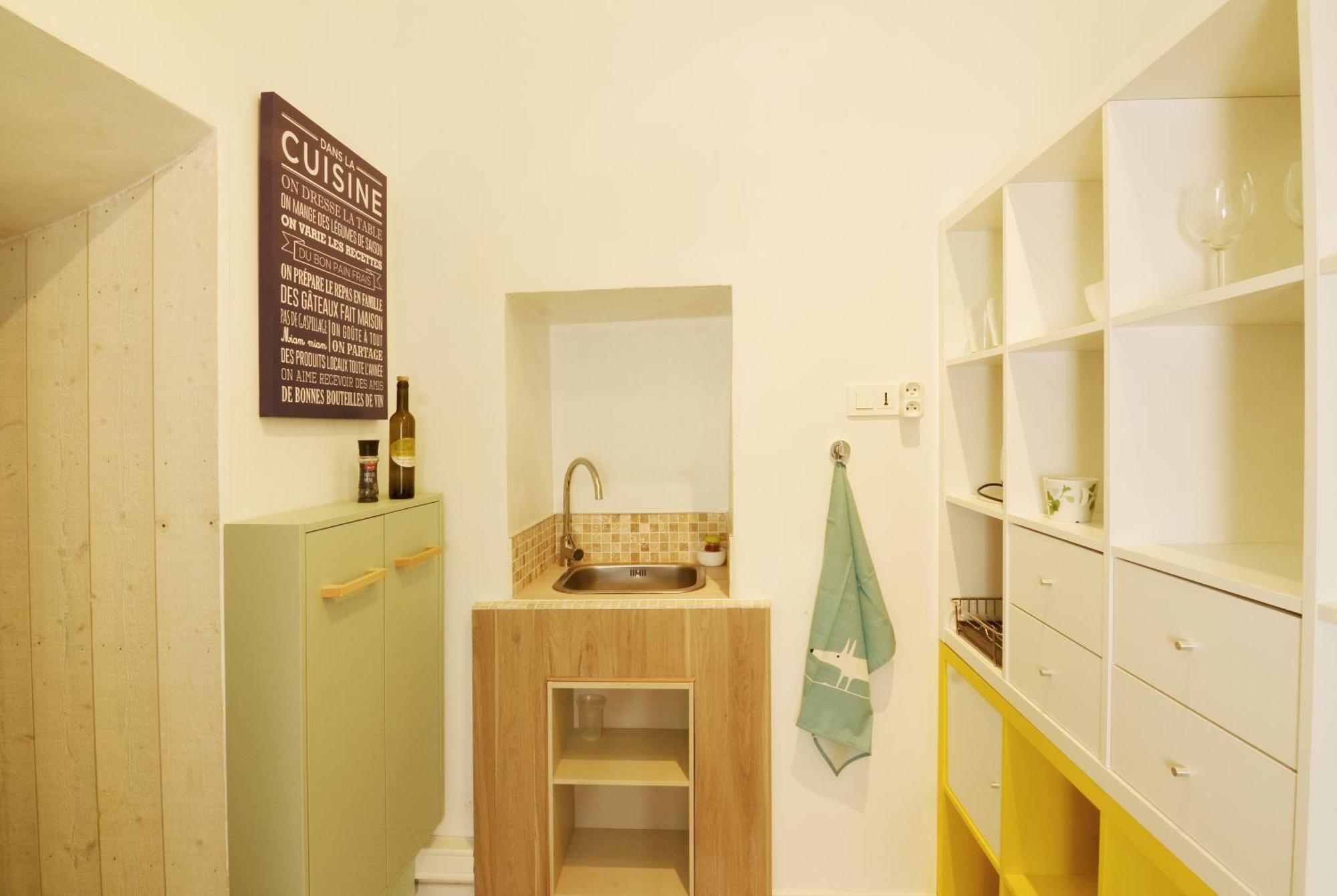 Clementine - Joli Studio Prive Avec Clim Calme A 70 M Du Centre Village De Lauris Kültér fotó